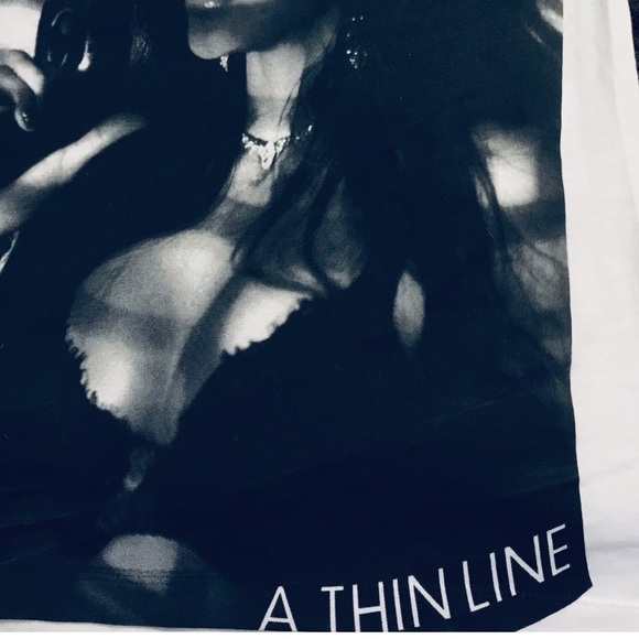 🛍 3/$20  Aaliyah T-shirt (A Thin Line) - Picture 5 of 5
